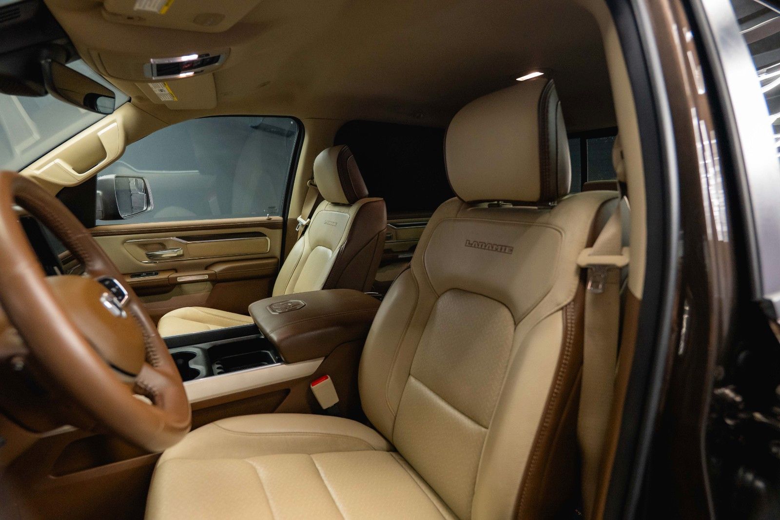 Fahrzeugabbildung Dodge RAM 5.7 V8 HEMI 4x4 LARAMIE Limited Offroad LED