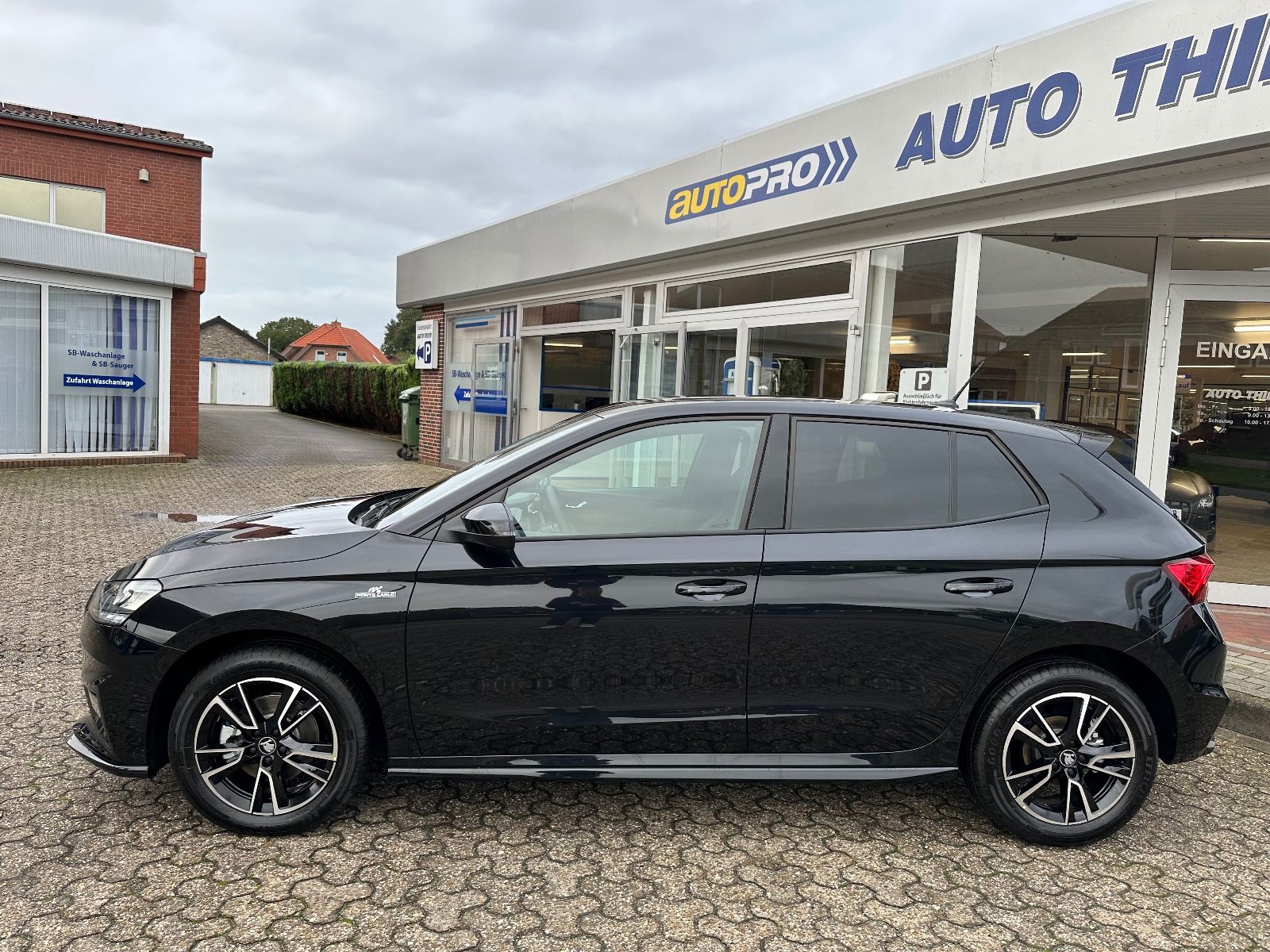 Fahrzeugabbildung SKODA Fabia Monte Carlo 1.0 TSI DSG ACC/SHZG/CarPlay