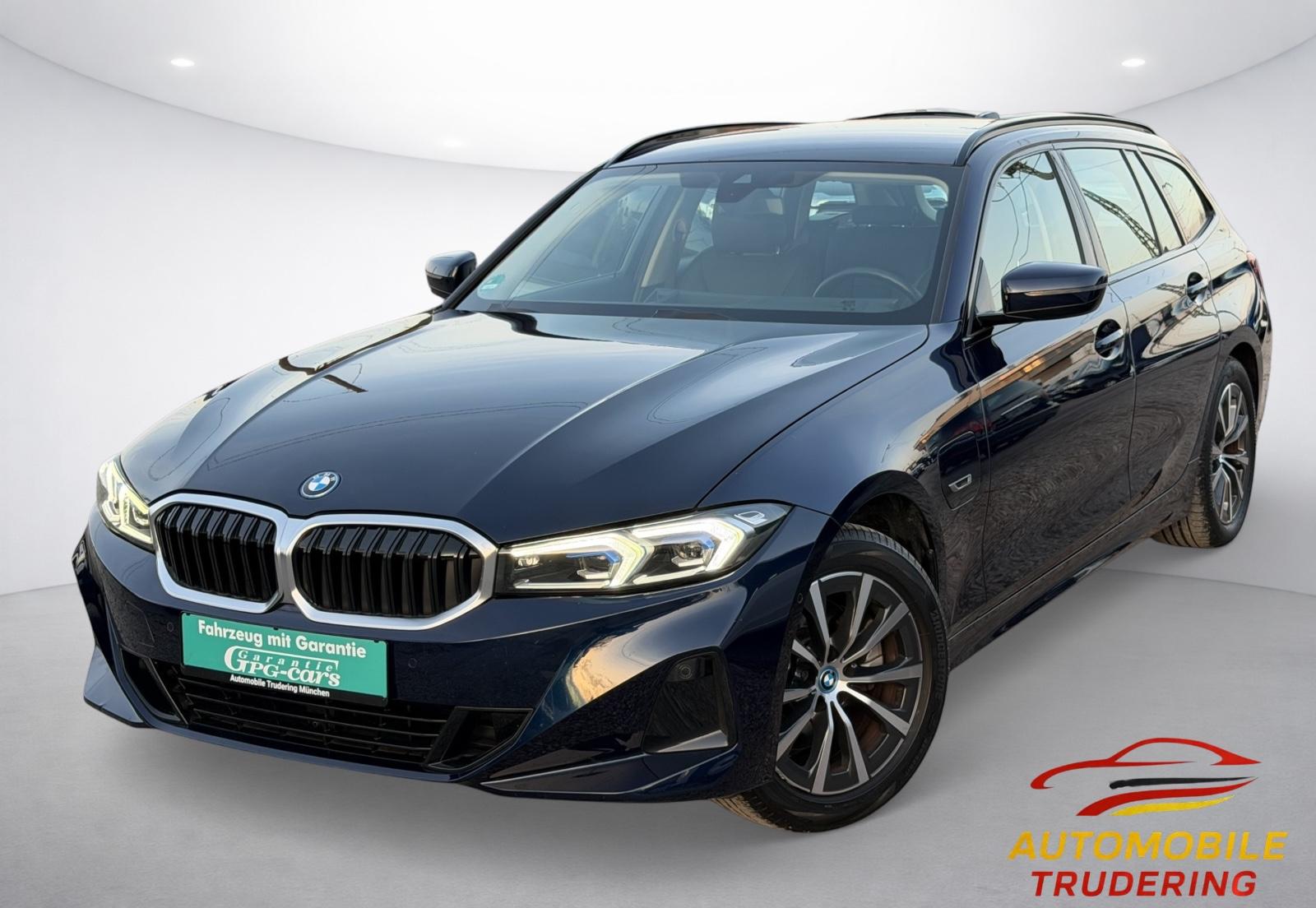 BMW 330 xDrive/Curved/HeadUp/Kamera/SportSitze/Leder