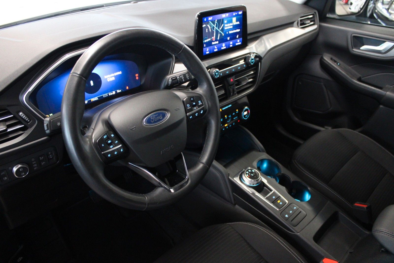 Fahrzeugabbildung Ford Kuga PHEV Aut. Titanium AHK NAVI WinterPaket