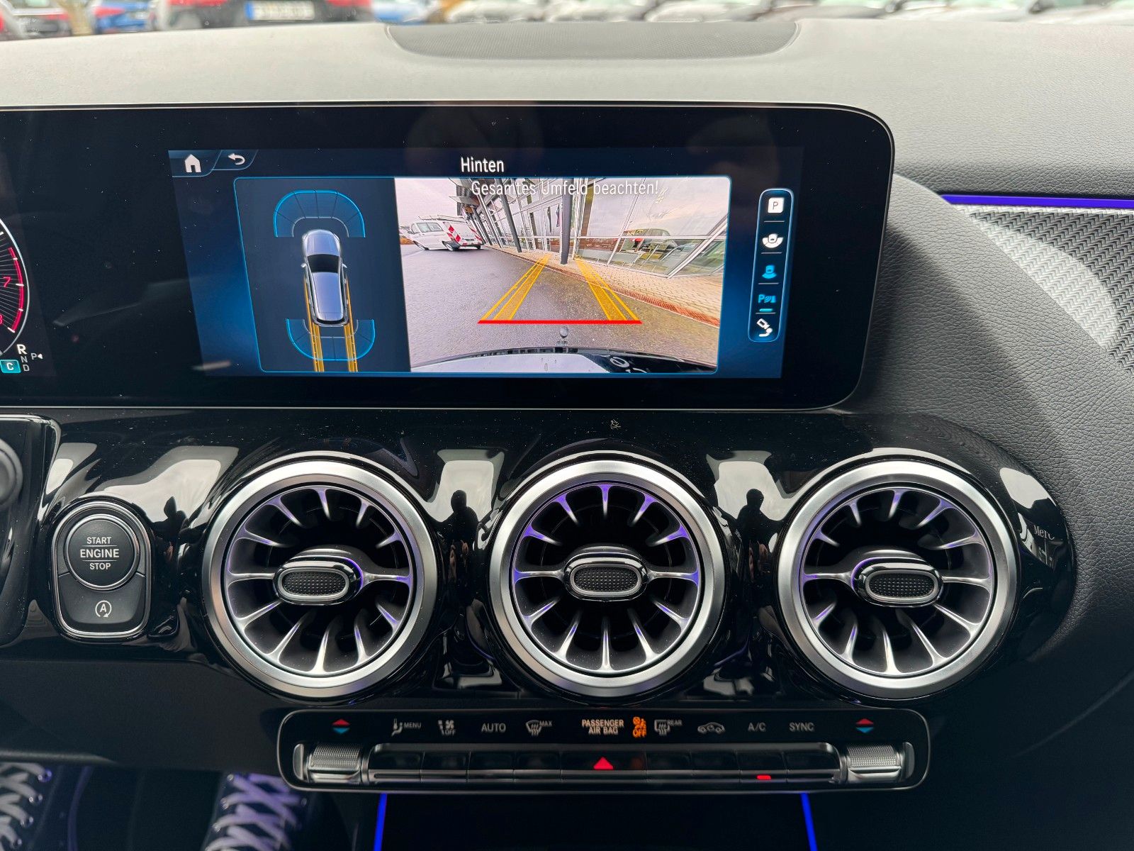 Fahrzeugabbildung Mercedes-Benz B 200 AMG+AHK+Ambiente+RFK+MBUX+Night