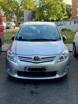 Toyota Auris 1,33-l-Dual-VVT-i - - gebrauchte Toyota Auris aus dem Jahr 2010