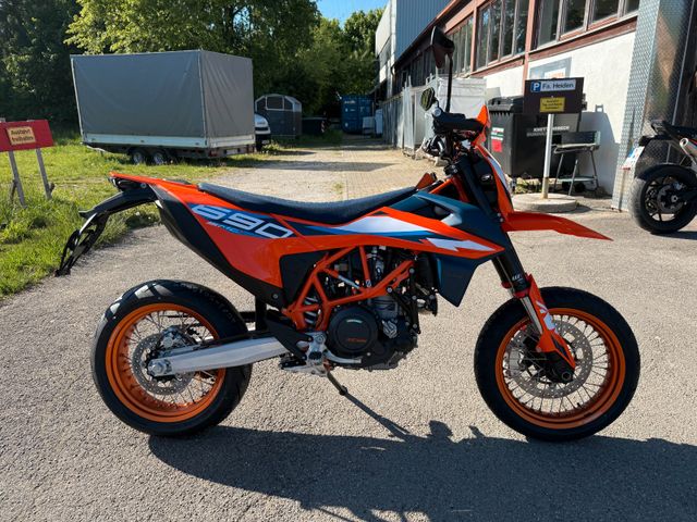KTM 690 SMC R neu Modell 2024 orange Felgen