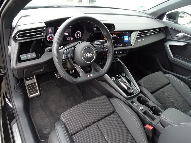 A3 Sportback 35 TFSI S Line / advanced / Matrix