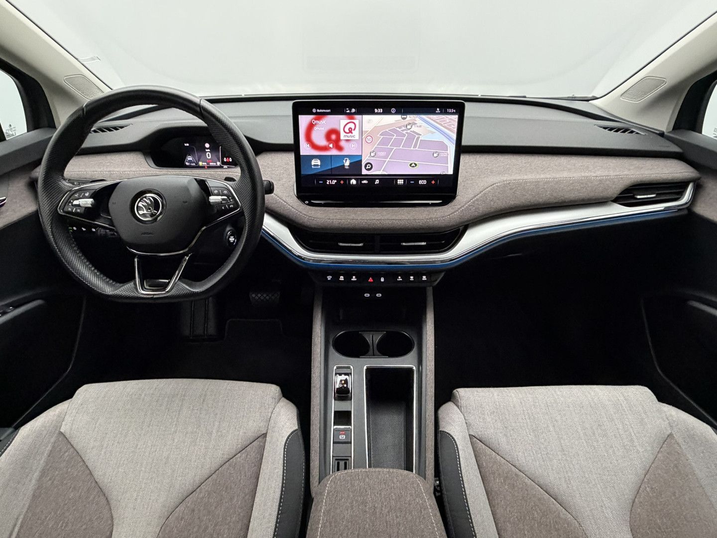Skoda Enyaq iV 80 SOH 92,8% | Crystal Face | panorama imagem 2
