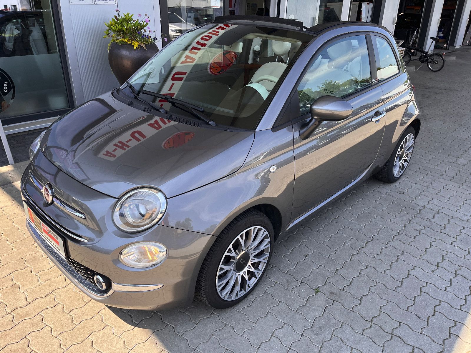 Fahrzeugabbildung Fiat 500C Lounge