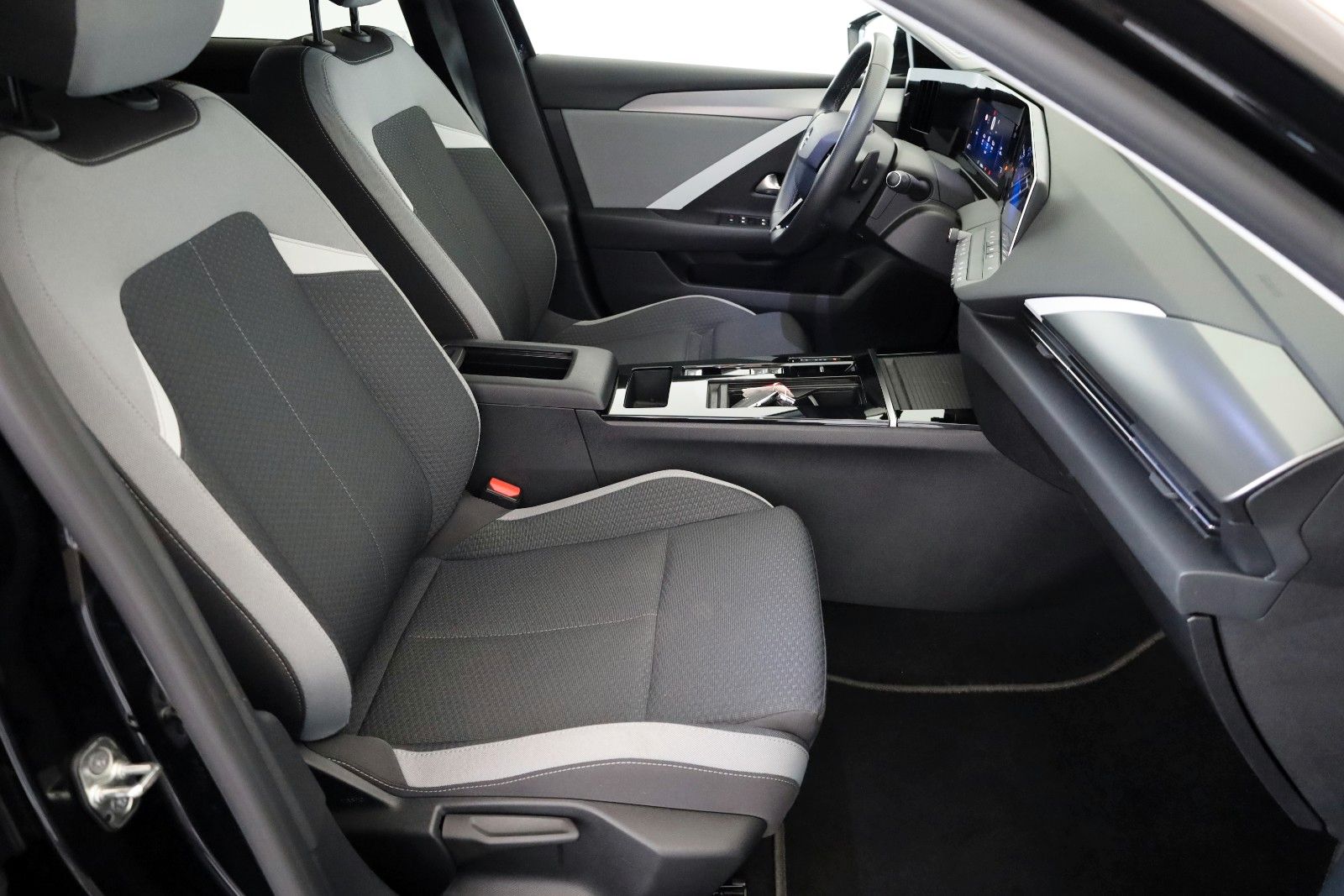 Fahrzeugabbildung Opel Astra L Sports Tourer,Navi,SH,LED,ACC,360Kam +WR