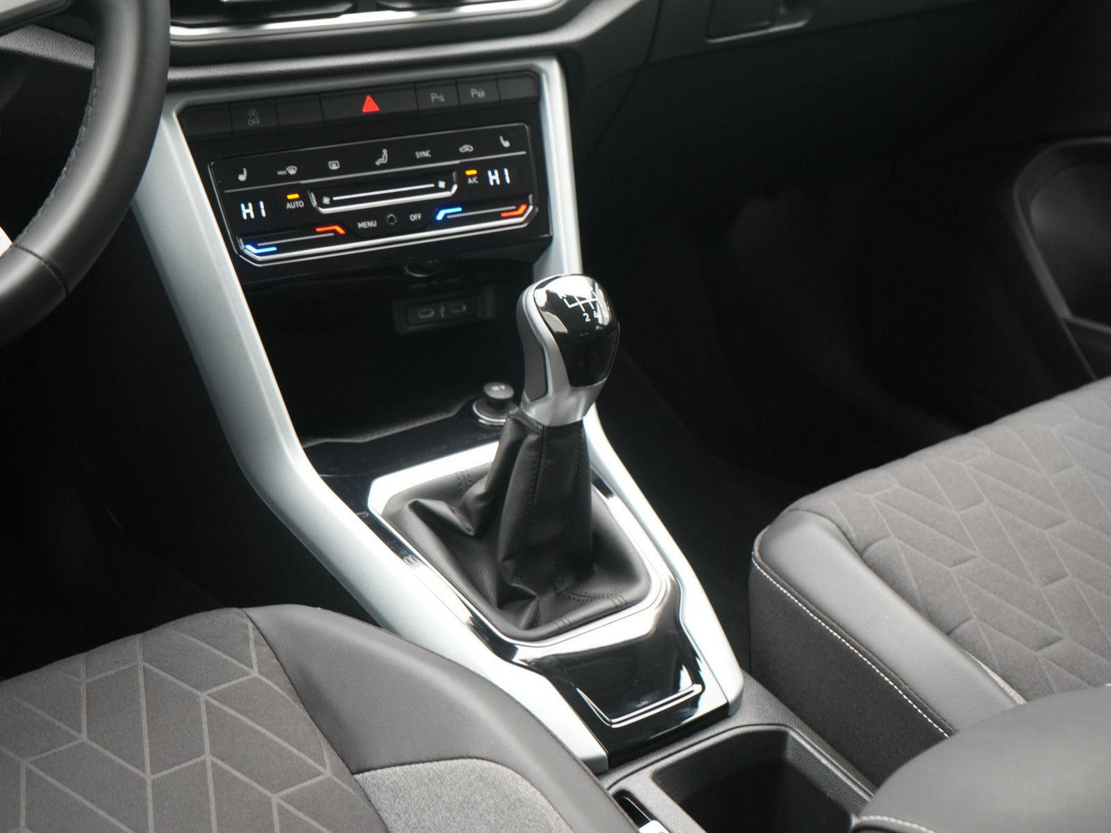 Volkswagen T-Roc - Bild 12