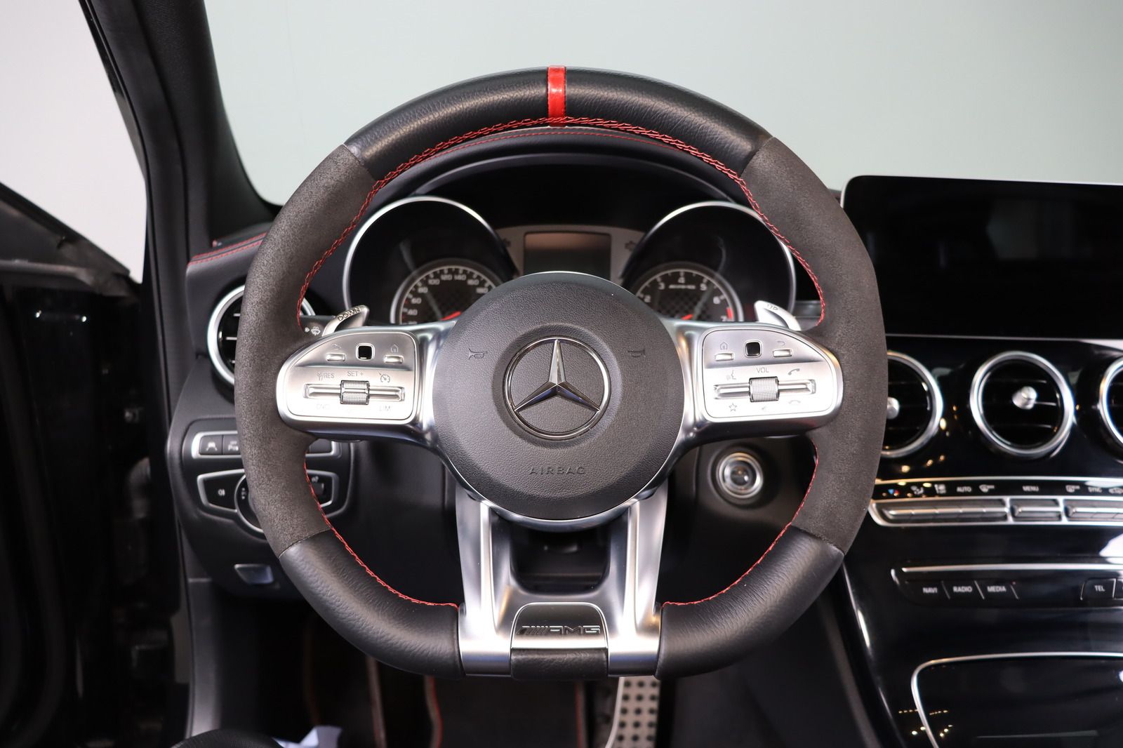 Fahrzeugabbildung Mercedes-Benz C 43 AMG 4Matic * Pano * LED * Parkassist.