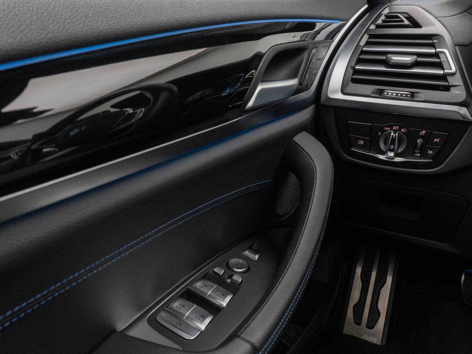 Fahrzeugabbildung BMW iX3 Impressive M Sport Panorama 360°HUD DAB H/K