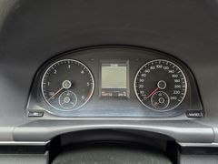 VW Touran Highline 2.0TDI 140PS 7Sitze Pano