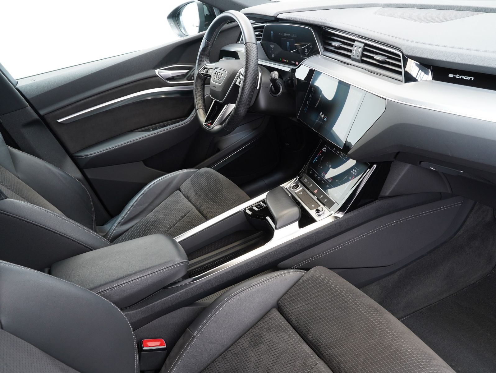Fahrzeugabbildung Audi e-tron 55 quattro 2x S line MATRIX/B&O/AHK/SOH