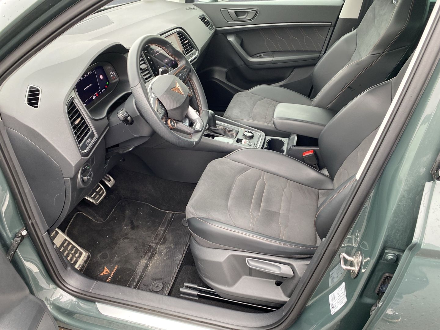 Fahrzeugabbildung CUPRA Ateca Basis AHK-klappbar Navi Digitales Cockpit