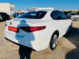 Alfa Romeo Giulia 2.0T AT8-Q4 Ti LEDER SHZ NAVI KAMERA LED - weiße Alfa Romeo Giulia