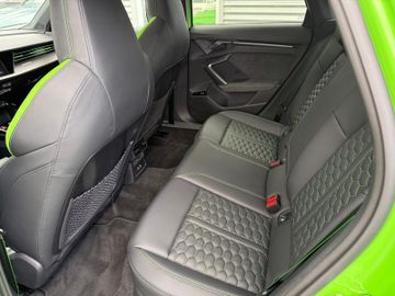 Audi RS3 Lim. 2.5 TFSI quattro+RS AGA+Pano+Facelift++