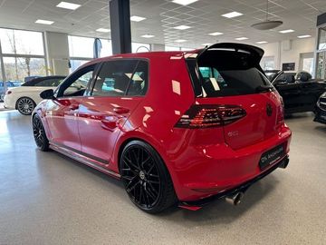 Volkswagen Golf - 12