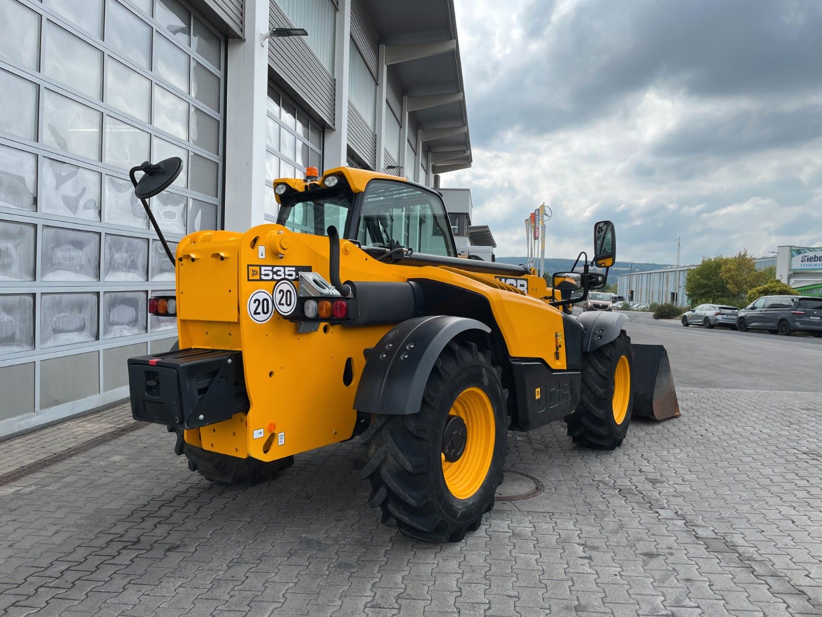 Fahrzeugabbildung JCB 535-95 / nur 1.354h / Palettengabel & Schaufel - mit KI generiert/bearbeitet