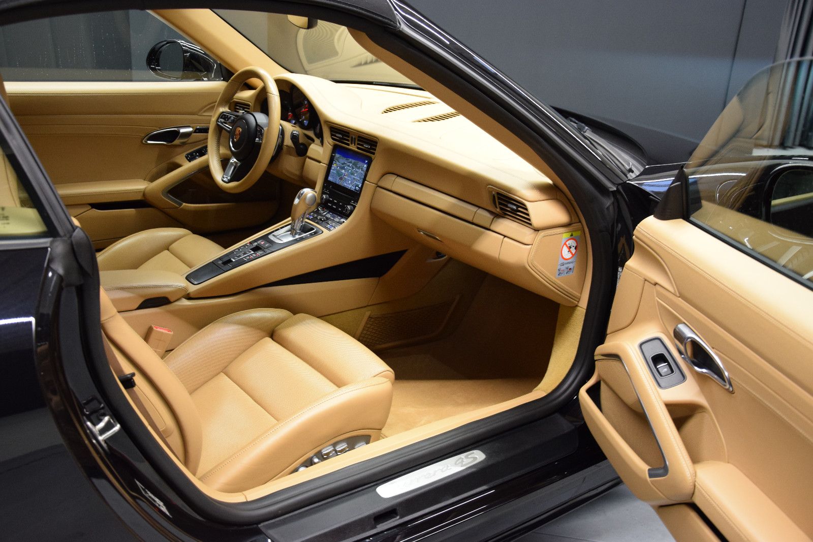 Fahrzeugabbildung Porsche 911/991.2 Carrera 4S Cabrio BOSE S.AGA Sitzlüft.