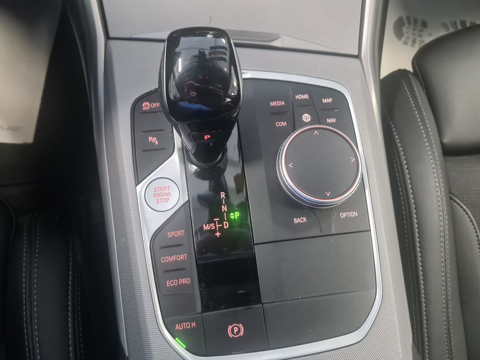 Fahrzeugabbildung BMW 320 Touring 320 d xDrive / LED / NAVI / DIGITAL