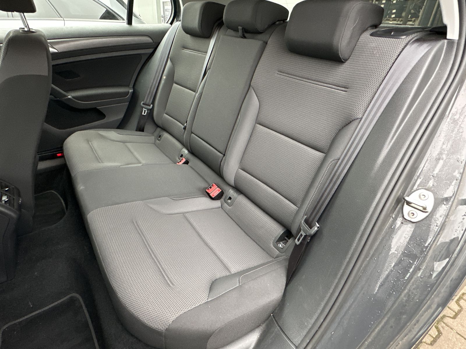 Fahrzeugabbildung Volkswagen Golf 2.0 TDI CL NAV+LED+ACC+SHZ+DYNAUDIO+TEMPO