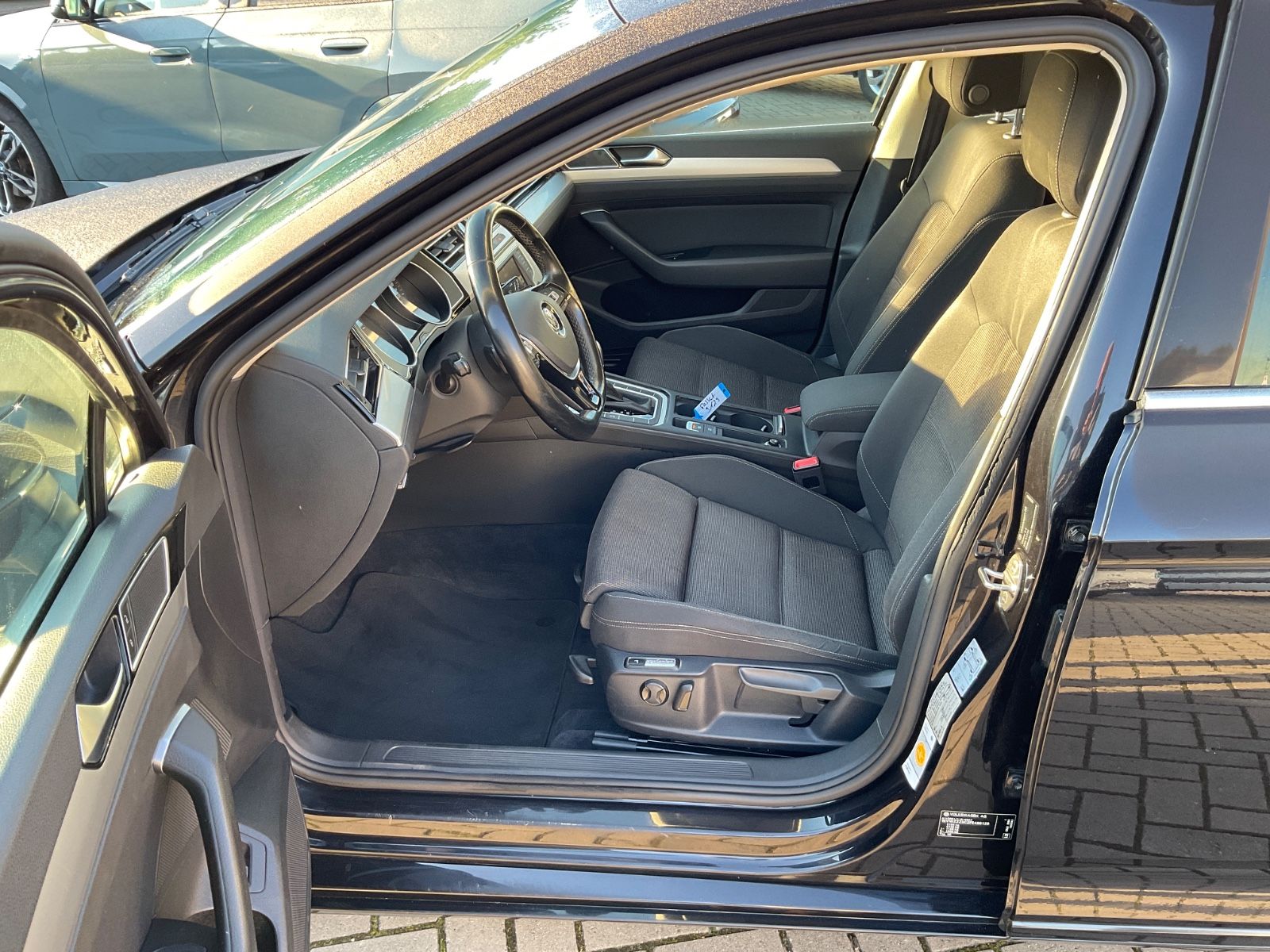 Fahrzeugabbildung Volkswagen Passat Variant 2.0 TDI DSG Comfort,AHK,Navi,ACC