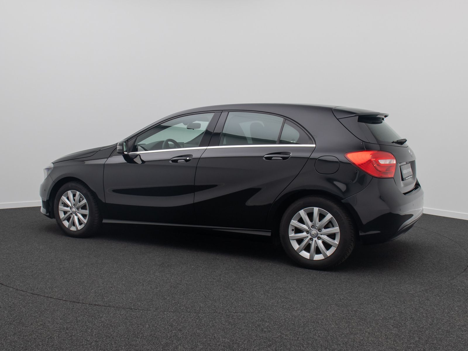 Fahrzeugabbildung Mercedes-Benz A180 BlueEfficiency Navi Sound Tempomat ParkAsst