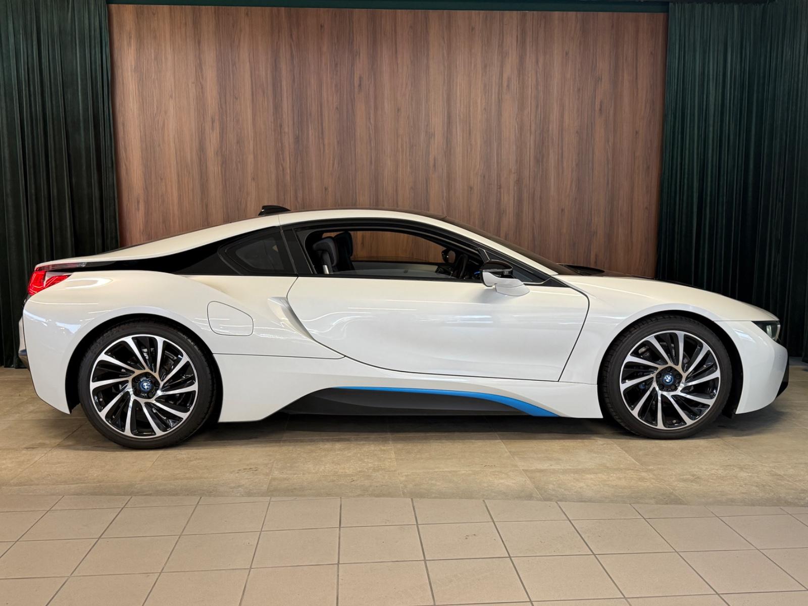 BMW i8 Coupe Pure Impulse°LED°VC°Kamera°HUD°H&K°