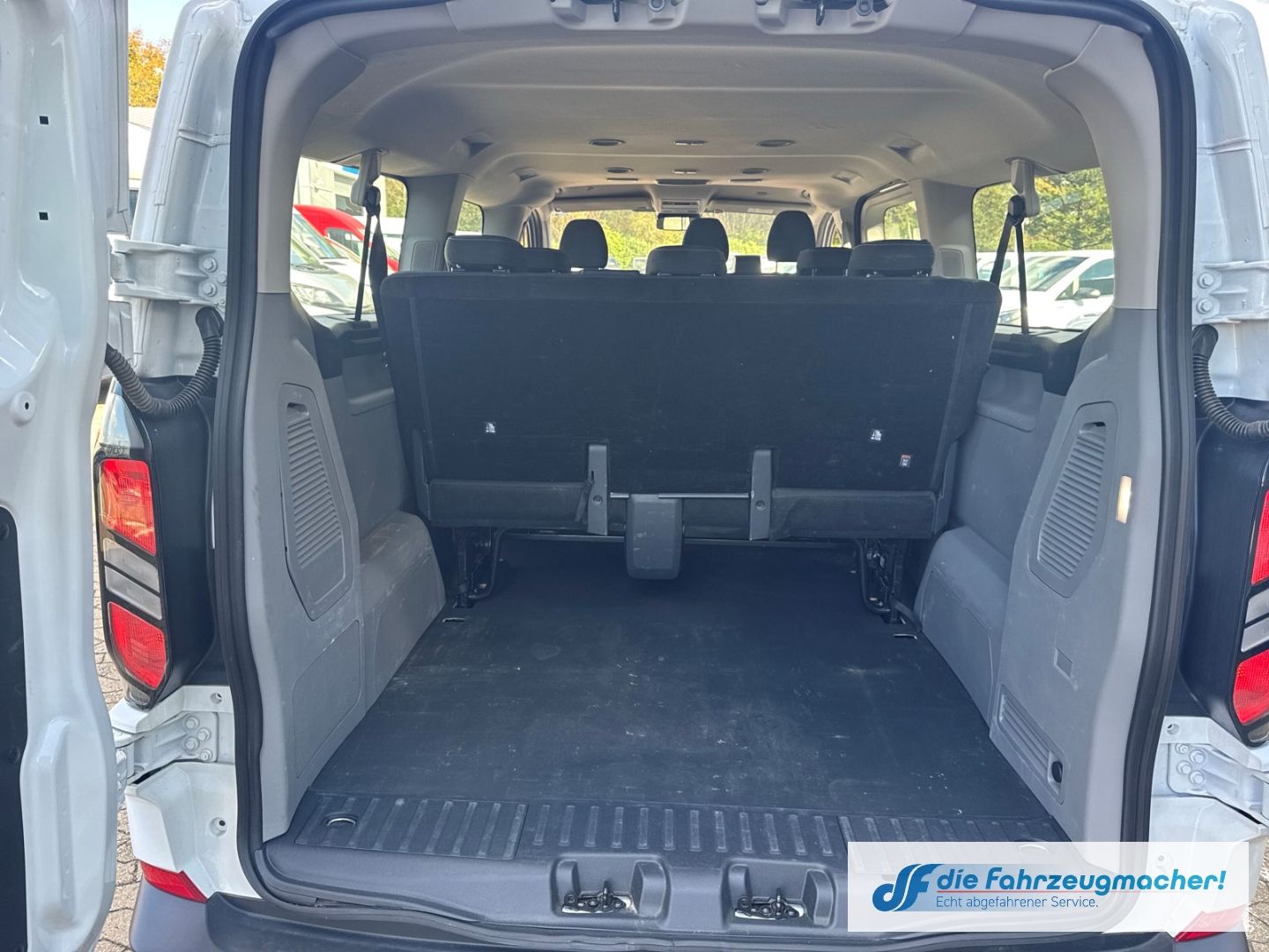 Fahrzeugabbildung Ford Transit Custom Kombi 320 L2 FWD Trend *SEITENSCH