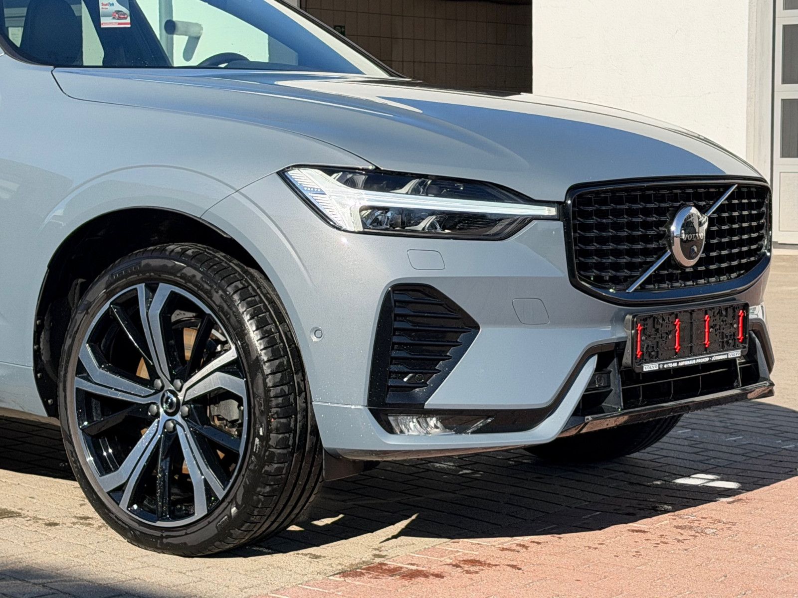 Fahrzeugabbildung Volvo XC60 B4 B Plus Dark*H&K*360°*PANO*AHK*STHZG*