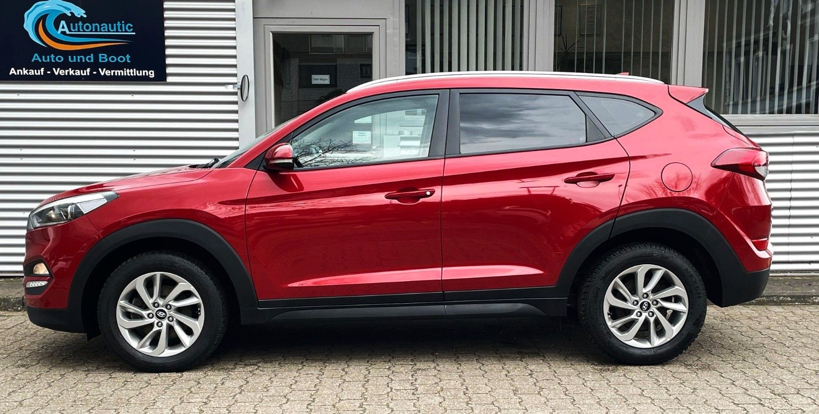 Fahrzeugabbildung Hyundai Tucson 1.7CRDi  KLIMAAUT NAVI SITZHZG CAM 2.Hd