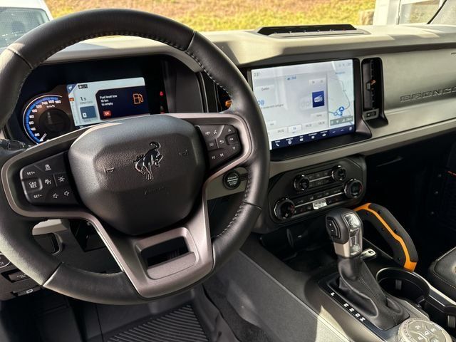 Fahrzeugabbildung Ford Bronco 2.7l EcoBoost V6   Badlands e-4WD #360-Gr