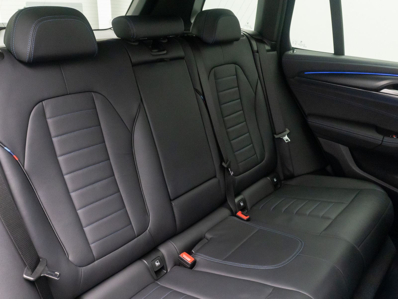 Fahrzeugabbildung BMW X3 xD20d M Sport DAB HiFi AHK Komfort 20Zoll