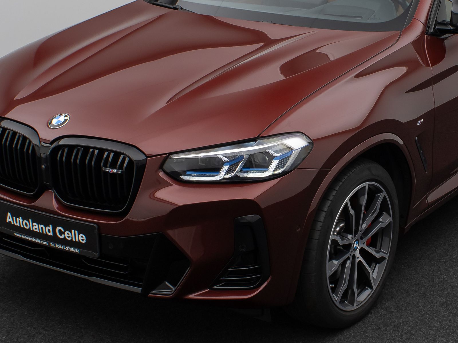 Fahrzeugabbildung BMW X4 M40d 360° Laser DAB Panorama HUD Komfort HiFi