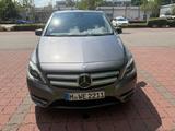 Mercedes-Benz B 220 4matic - graue Mercedes-Benz B 220