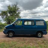 Volkswagen T4 California - blaue Volkswagen T4 California