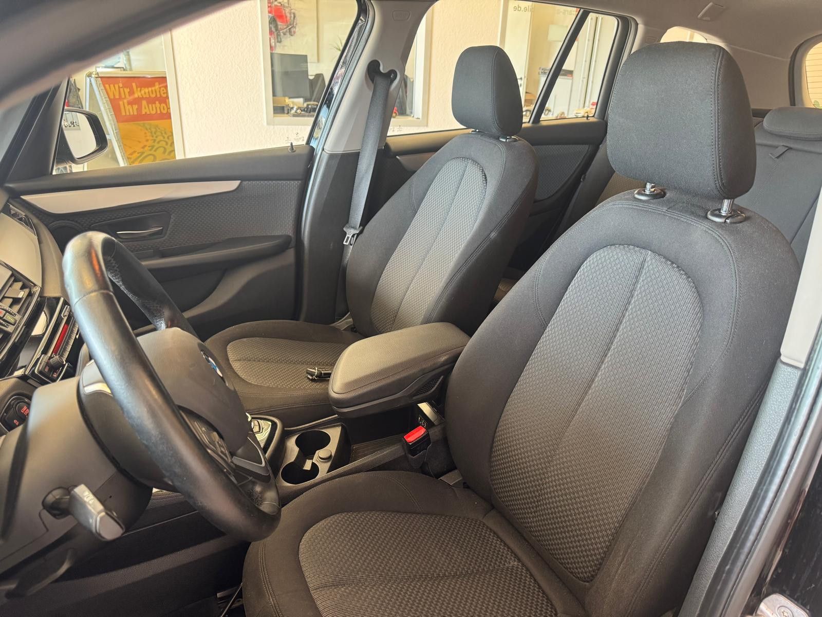 Fahrzeugabbildung BMW 216 Baureihe 2 Gran Tourer 216 d Advantage