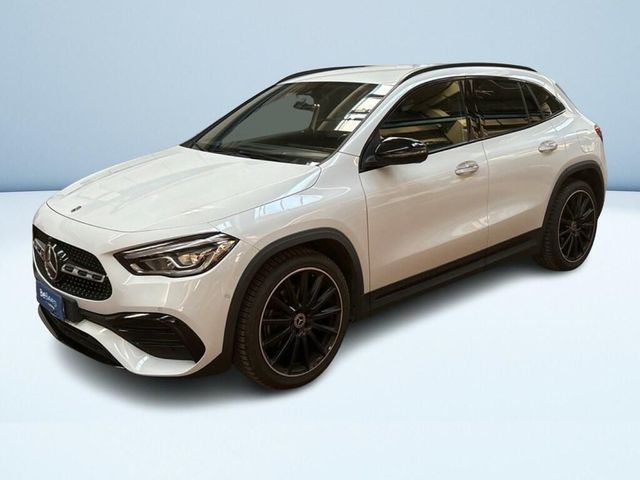 Mercedes-Benz Mercedes GLA 200 200 D Premium 8G-DCT