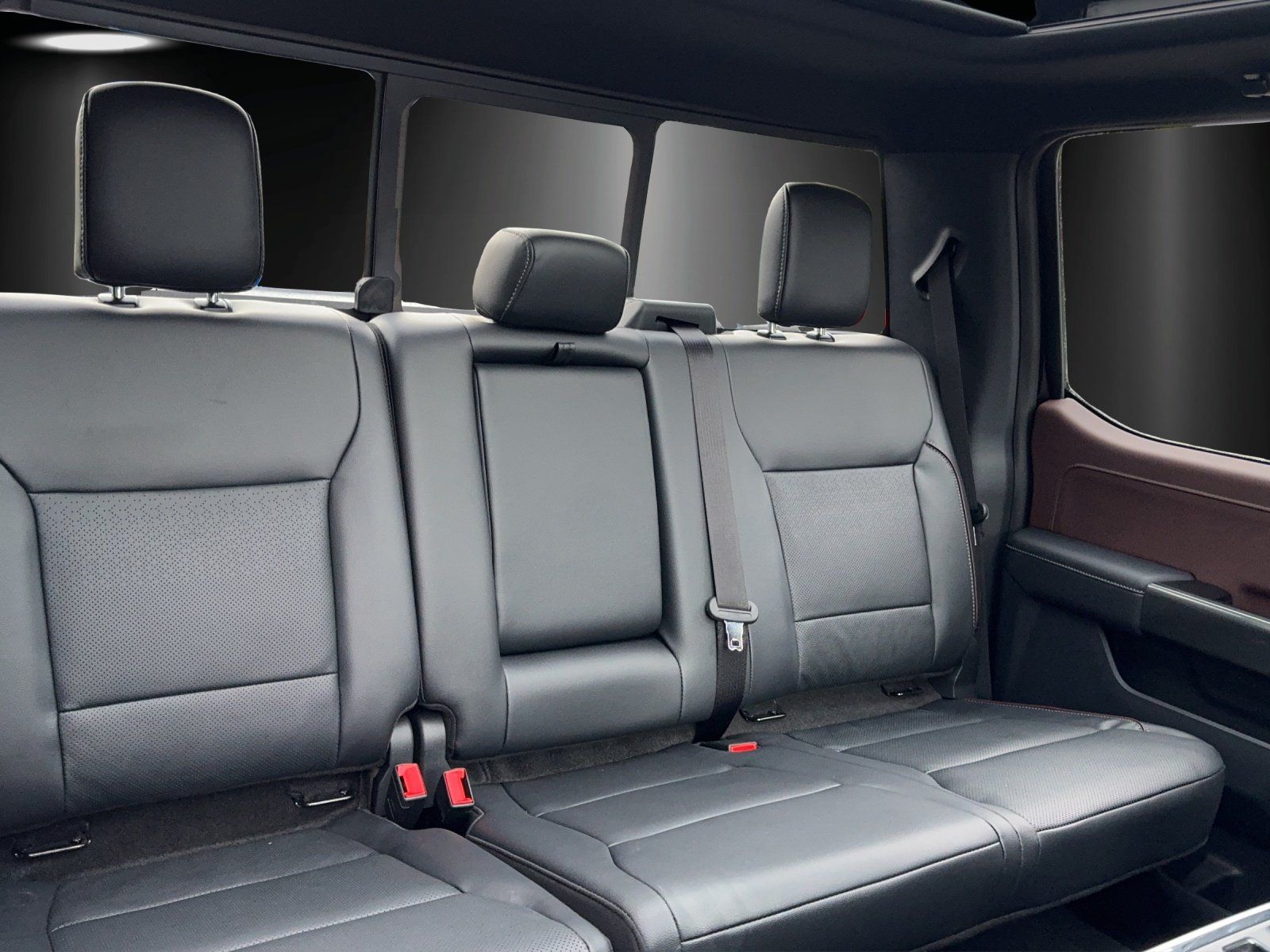 Fahrzeugabbildung Ford F-150 Lariat BLACK 4x4 NAVI/AHK/360°/PANORAMA