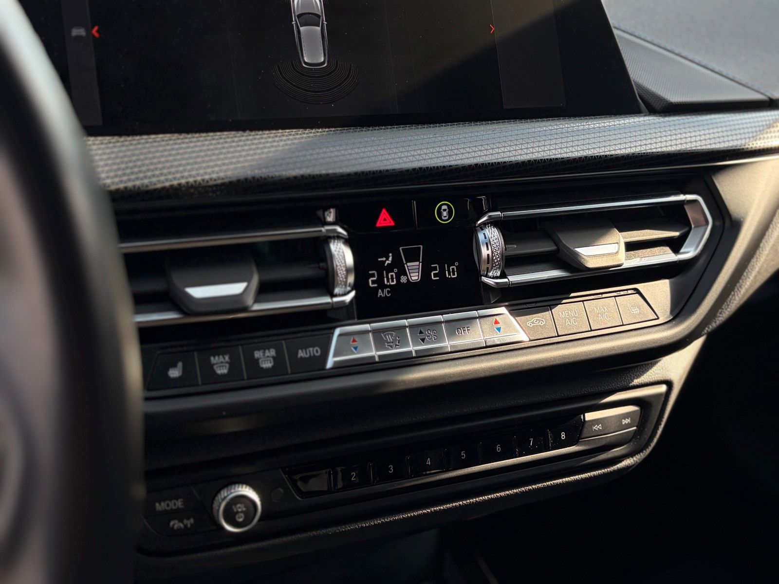 Fahrzeugabbildung BMW 118i M Sport SHZ HiFi Adap. LED PDC TEMP CarPlay