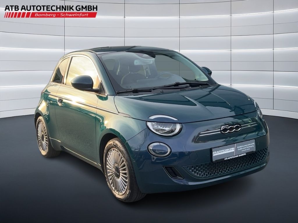 Fahrzeugabbildung Fiat 500e Elektro Style und Komfortpaket