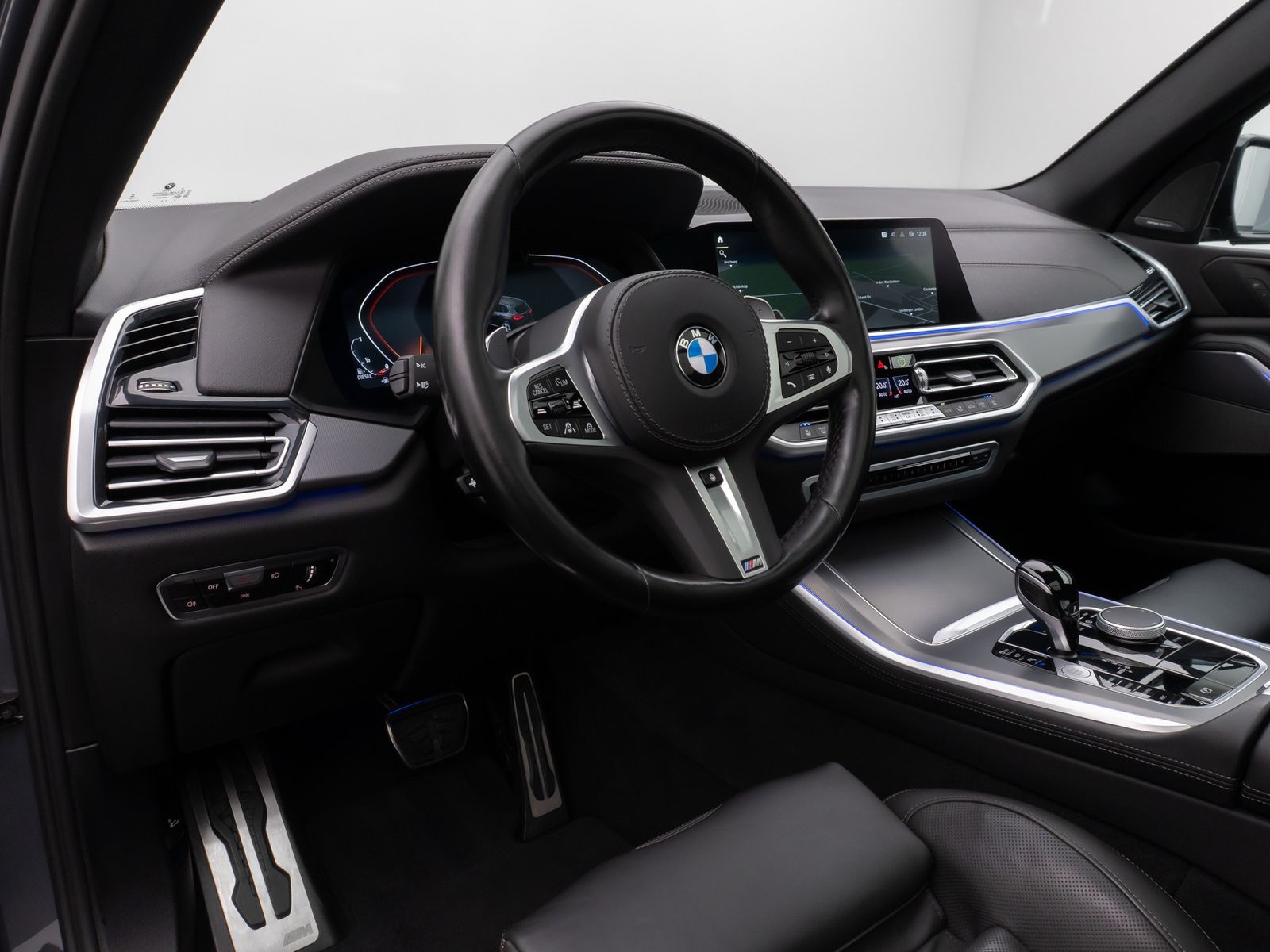 Fahrzeugabbildung BMW X5 xD30d M Sport Panorama Laser 360°HUD DAB H/K