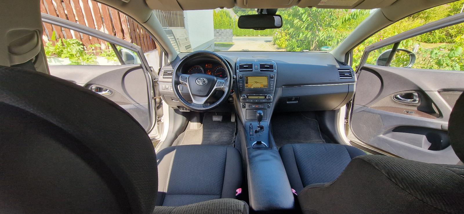 Toyota Avensis 2009 — photo 7