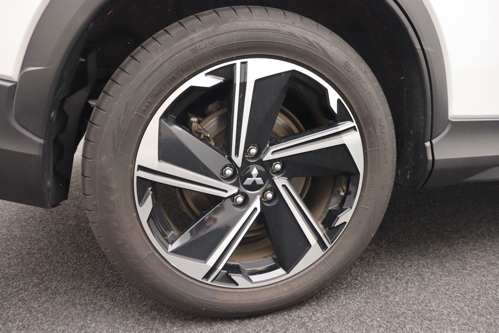 Fahrzeugabbildung Mitsubishi Eclipse Cross 2.4 PHEV Plus
