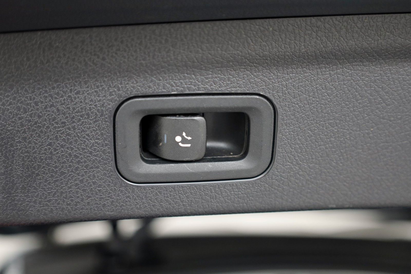 Fahrzeugabbildung Mercedes-Benz GLE 350e 4M AMG Line Leder,Navi,Park/Night-P,AHK