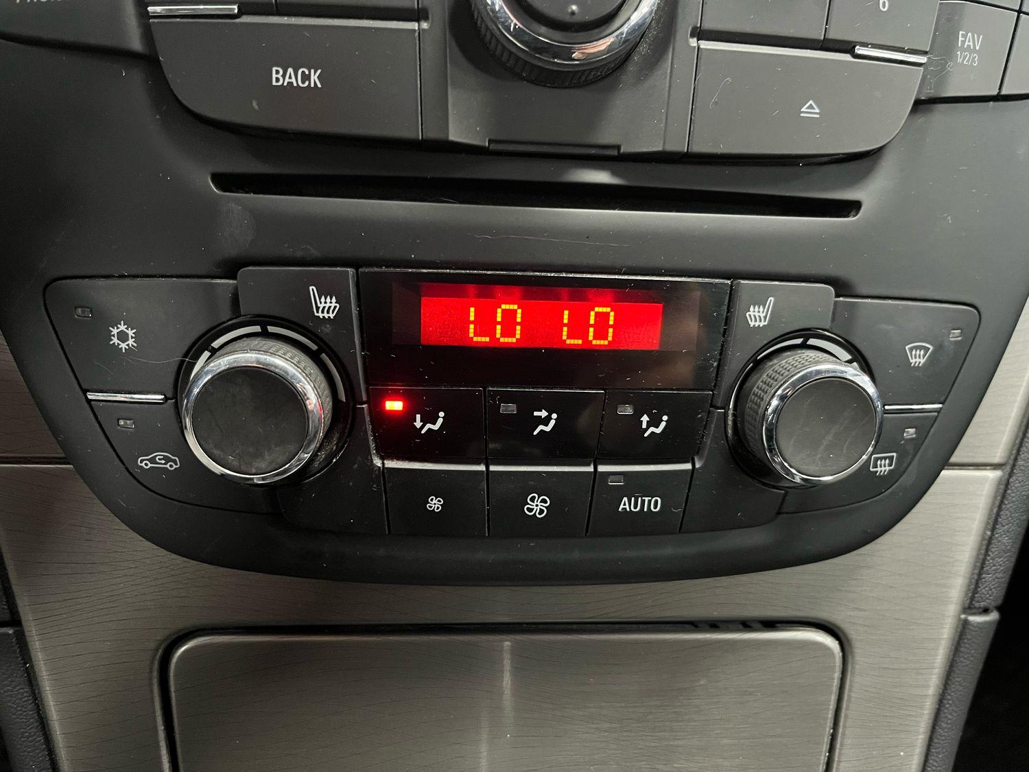 Opel Insignia 2013 — photo 20