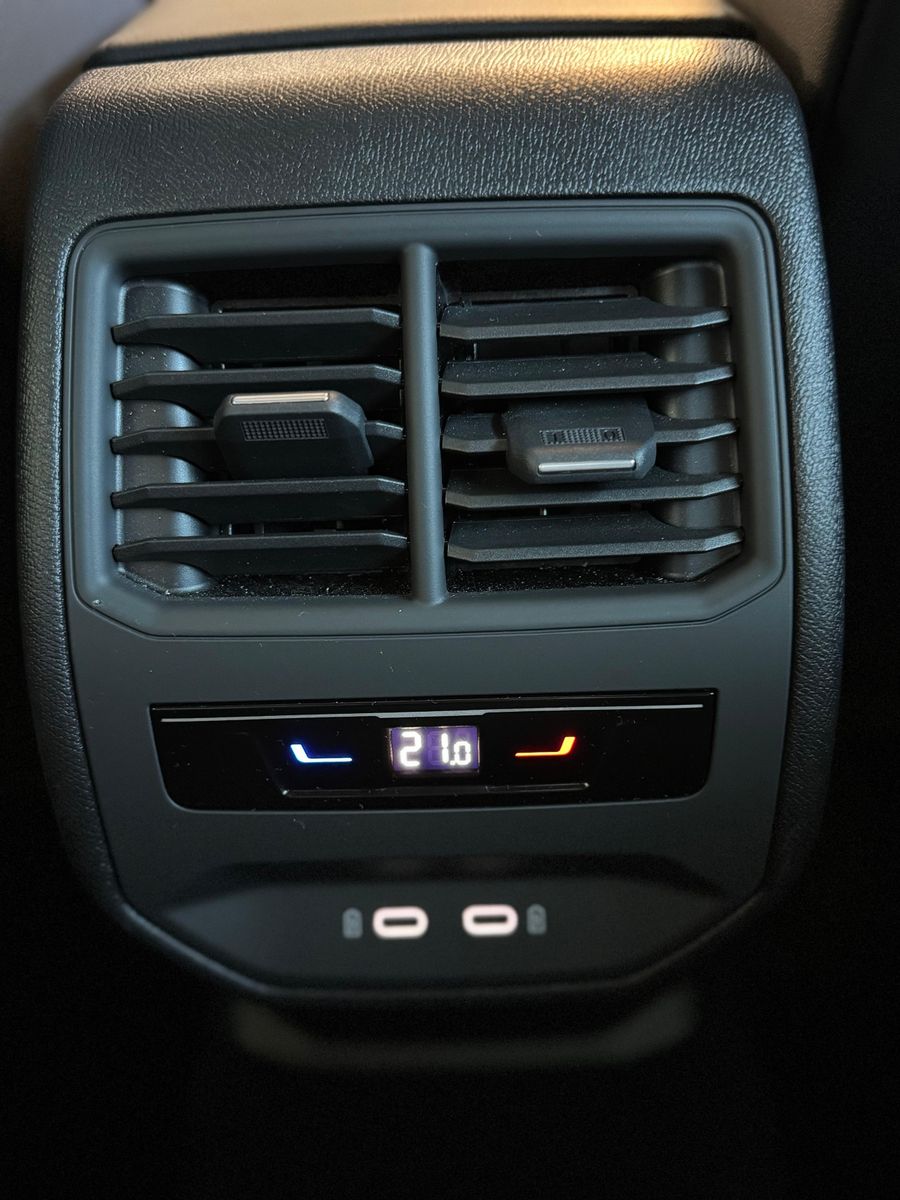 Fahrzeugabbildung CUPRA Leon VZ 2.0 TSI Pano Assist-XL Matrix Full-Link