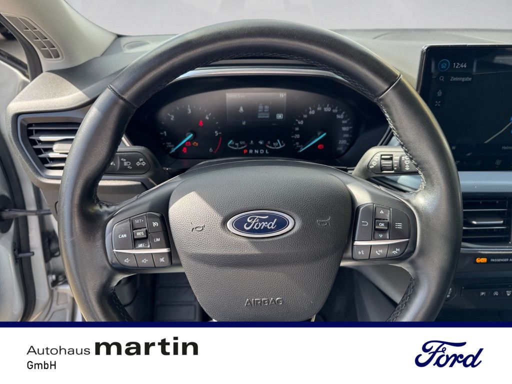 Fahrzeugabbildung Ford Focus 1.5 Active USB KAMERA BT PDC SHZ NAVI LED