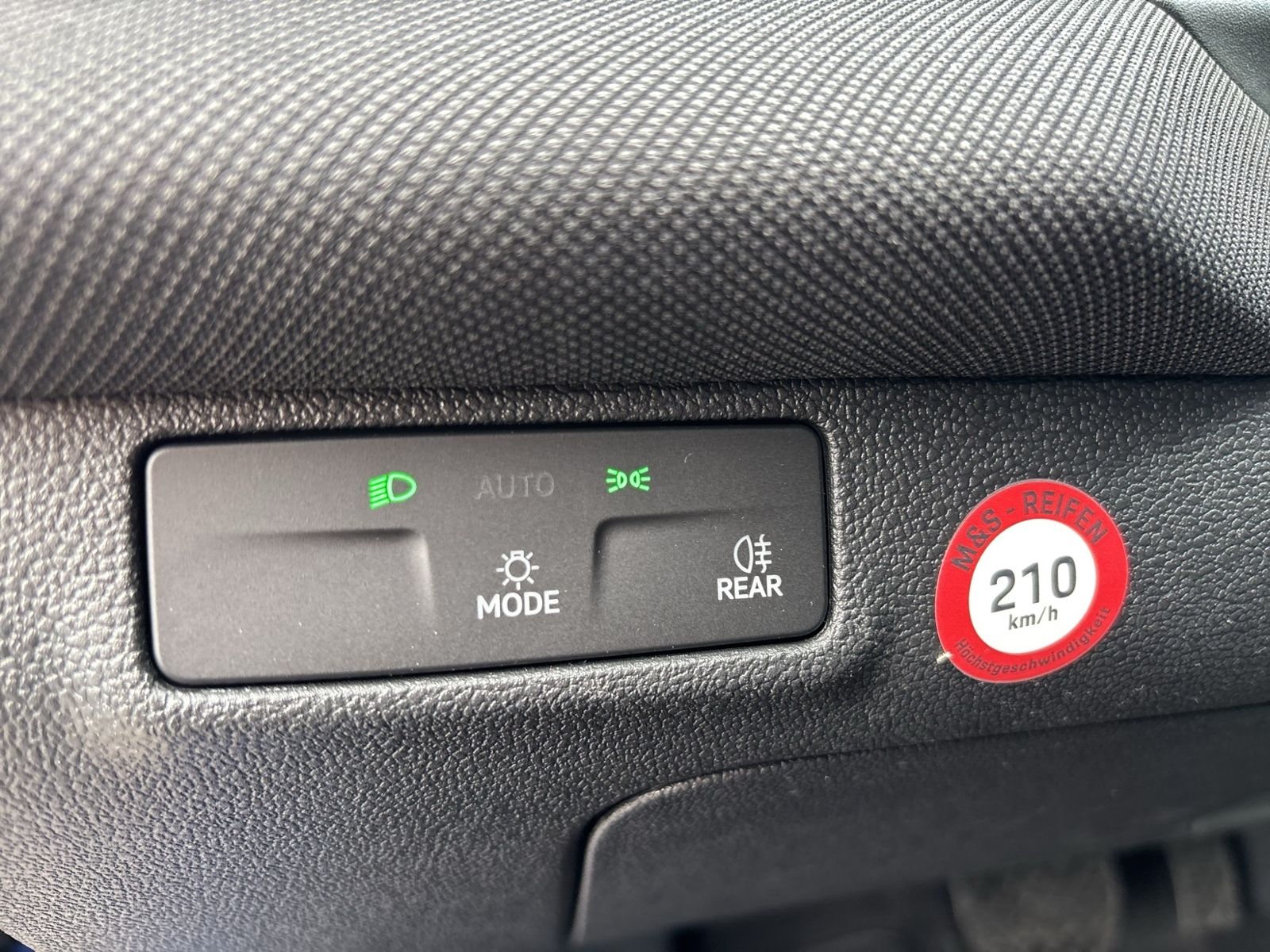 T-Roc Life 1.5 eTSI, Energy, Navi, ACC, RearView