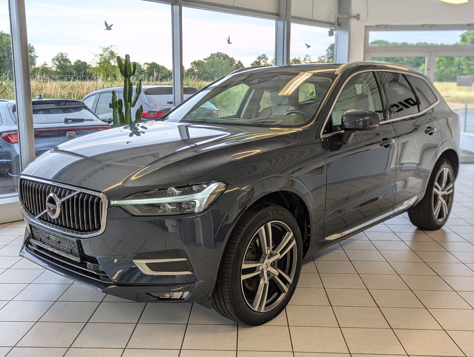 VOLVO XC60 Inscription HUD Harman H/K Pano Cam 360° - Image 3