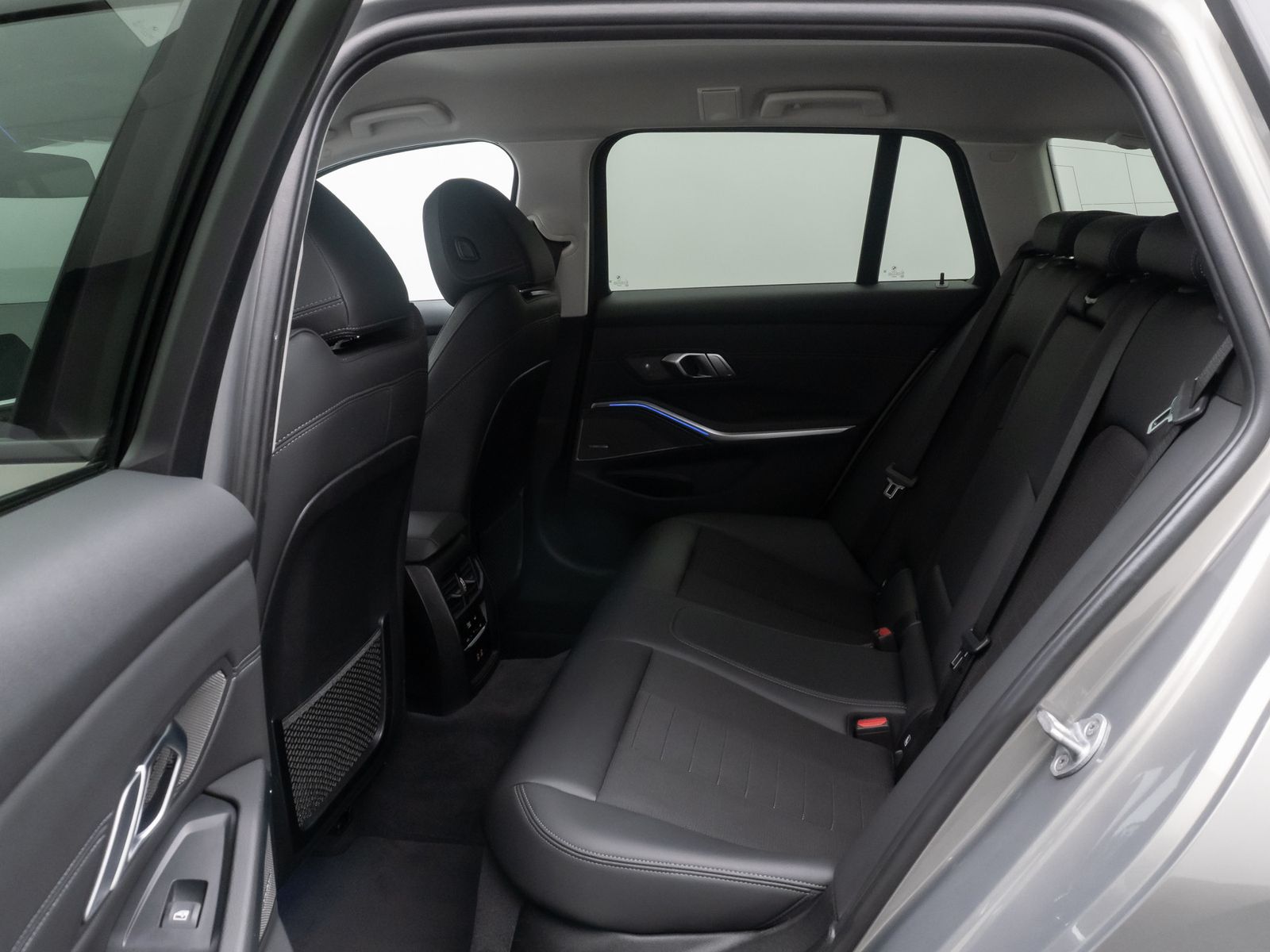 Fahrzeugabbildung BMW 320d xD Sport Line H/K DAB AHK Kamera 18Zoll